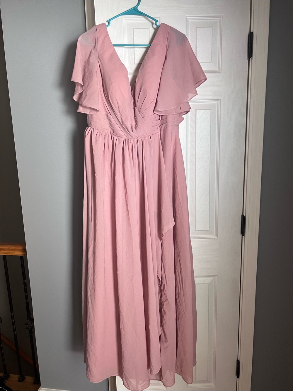 Elegant Dusty Pink Flutter Sleeve V-Neck Maxi Dress Size 14 Lace up to close